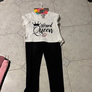 Soho Apparel White and Black Queen Set